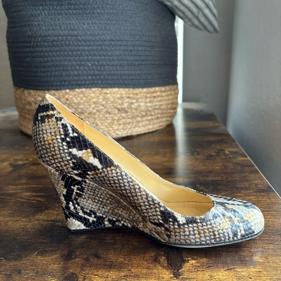Kate Spade Metallic Snakeskin Print Round Toe Wedge Office Careerwear Size 7 - Picture 5 of 10